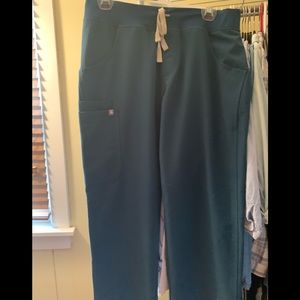 COPY - Figs brand Cade style scrubs